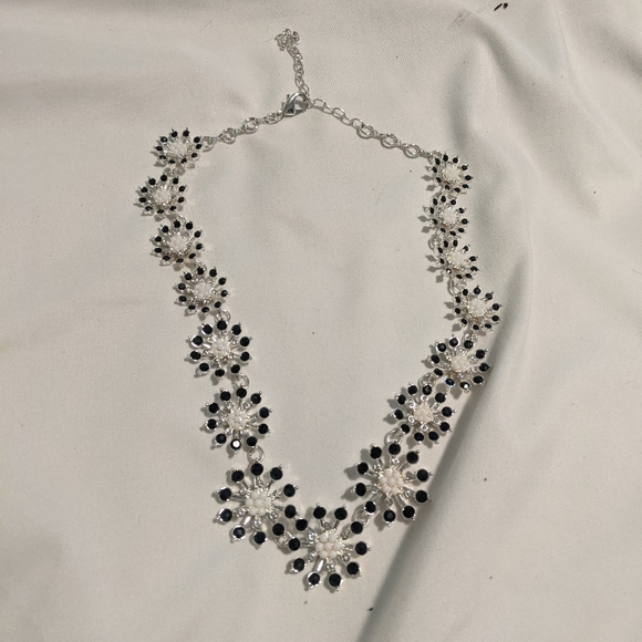 Chunky flower necklace - adjustable length - Picture 4 of 6